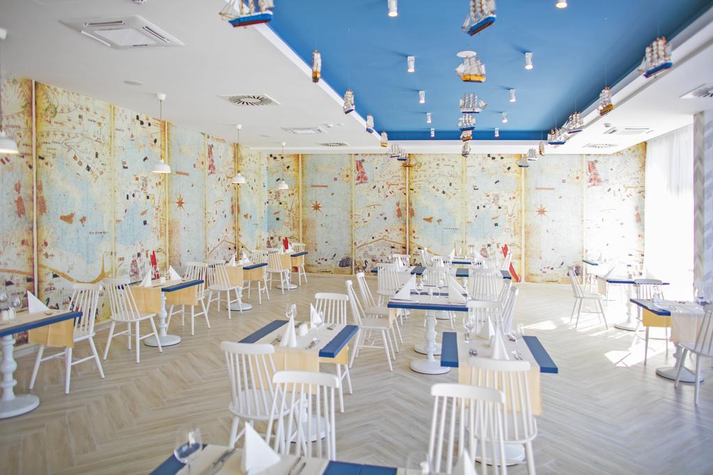 Port 9 Island Family Resort Корчула Экстерьер фото